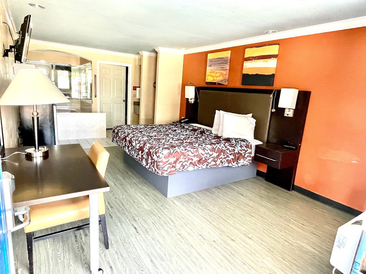Luxury Inn & Suites photo 2