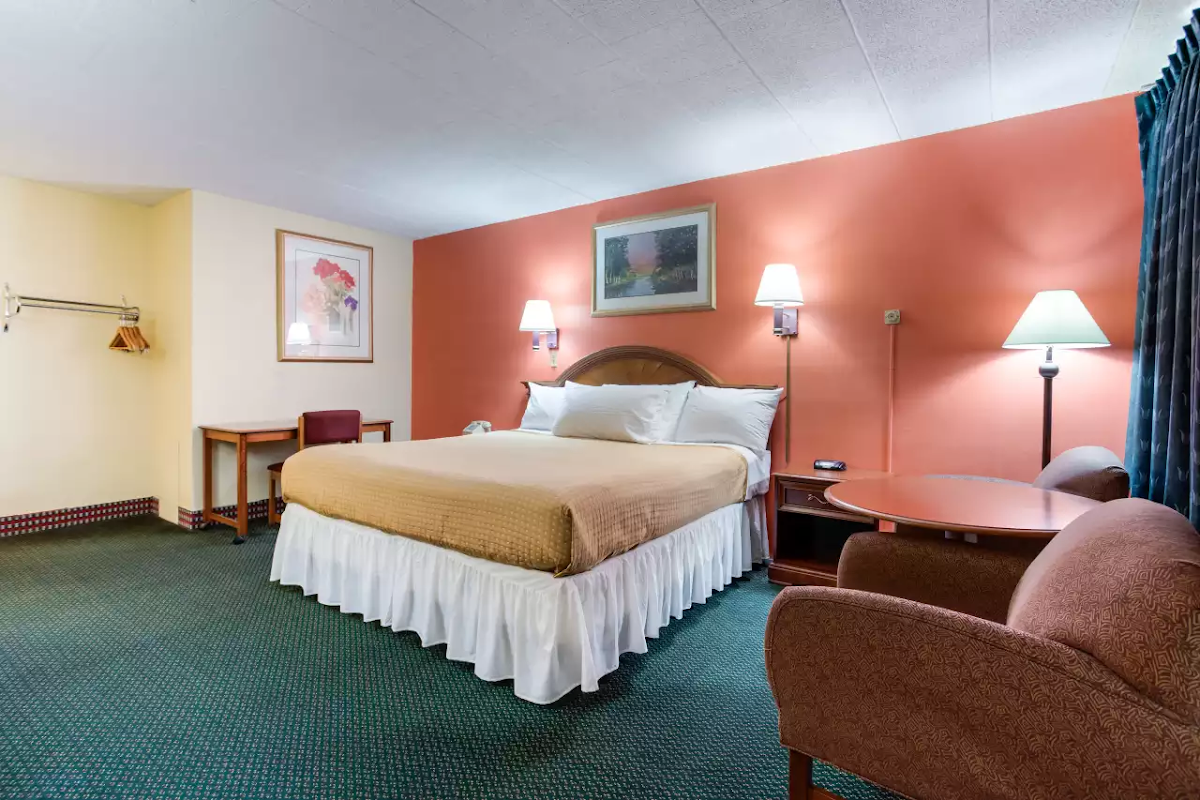 Royal Inn photo 3