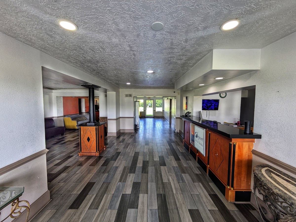 Airport Inn photo 2