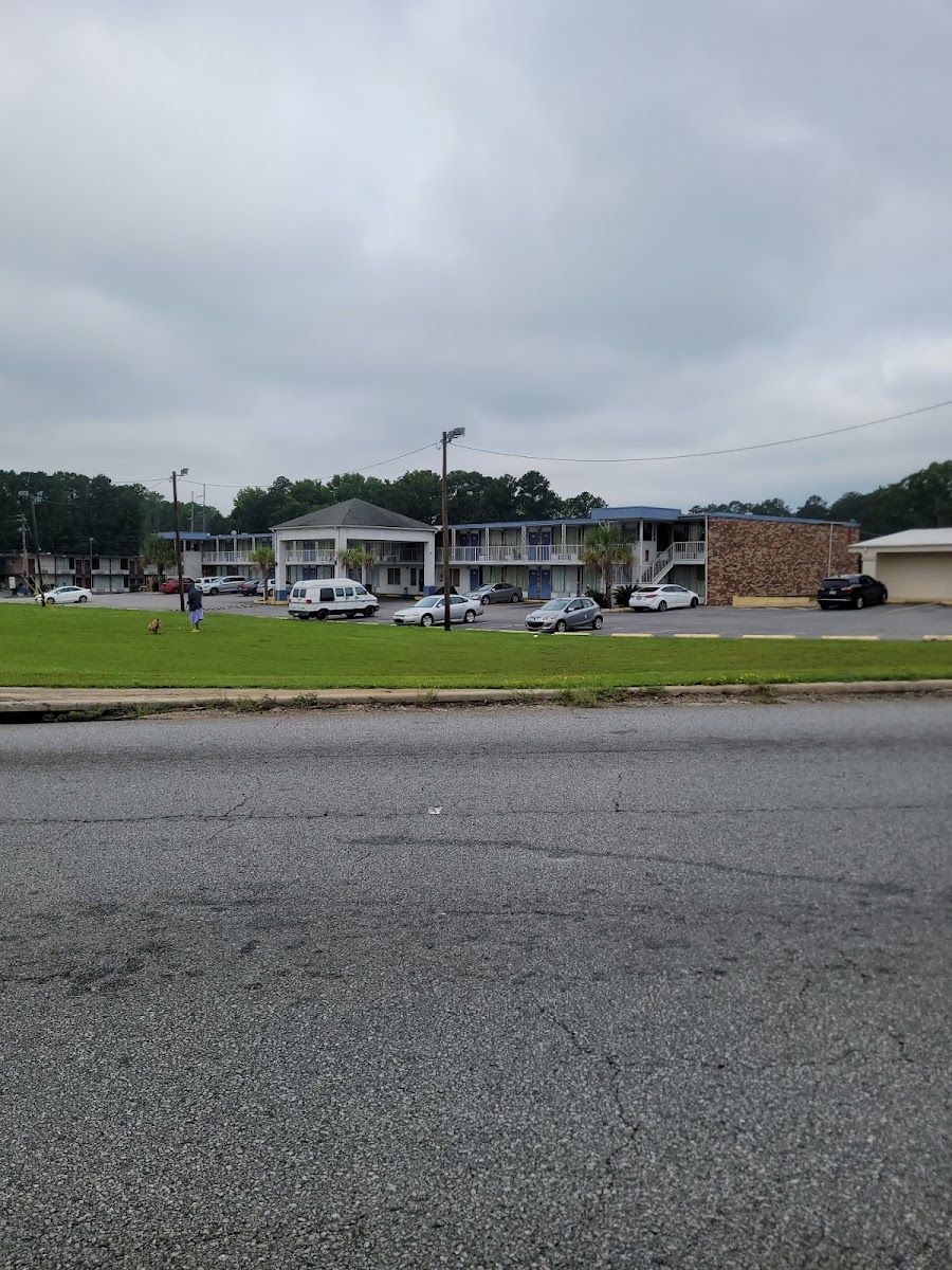 Airport Inn photo 3
