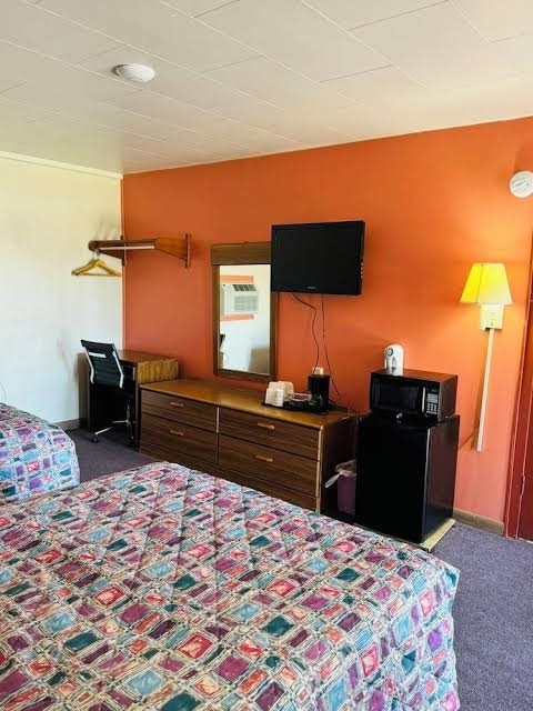 Budget Inn photo 2