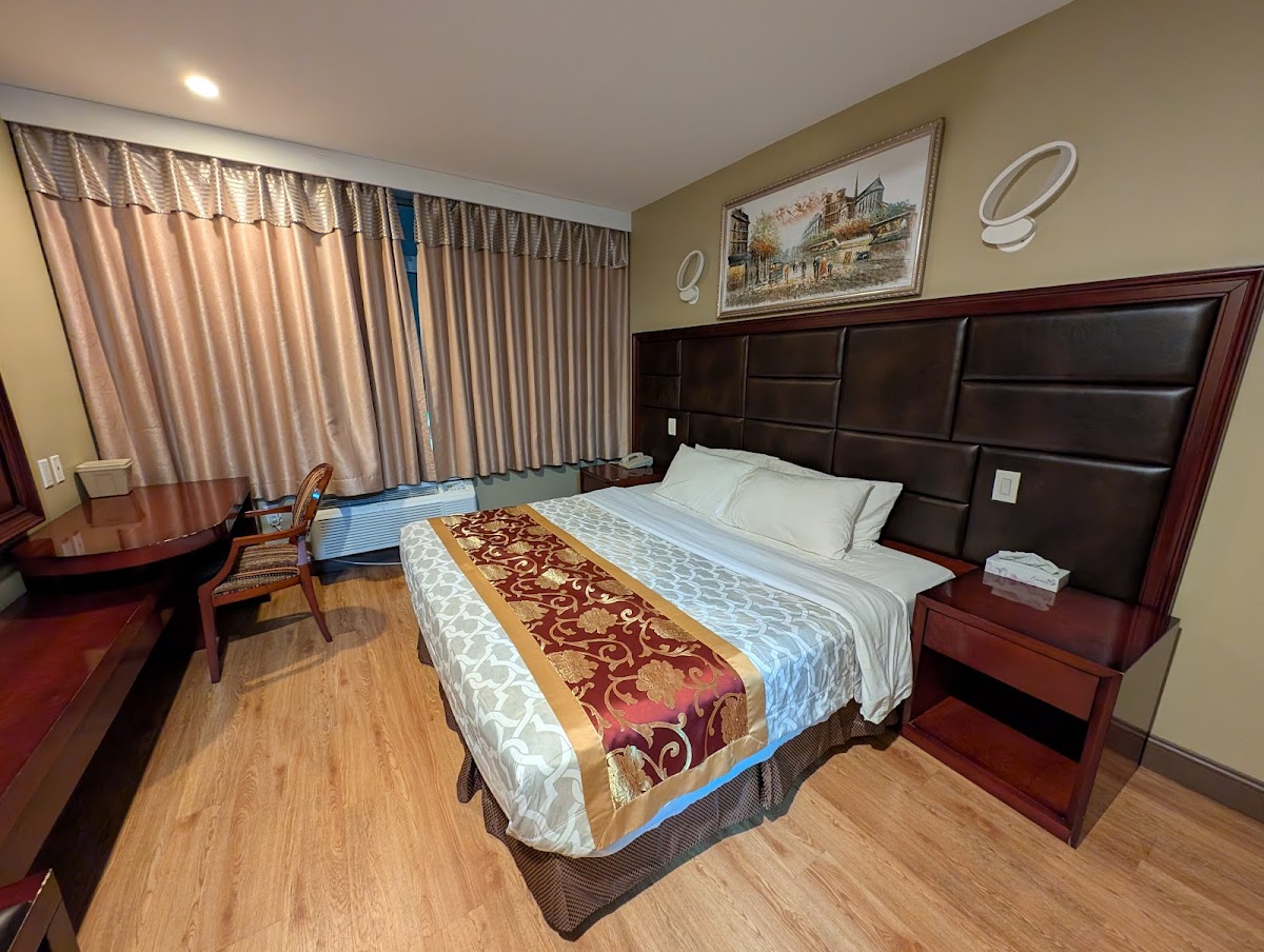 Queens Hotel photo 2