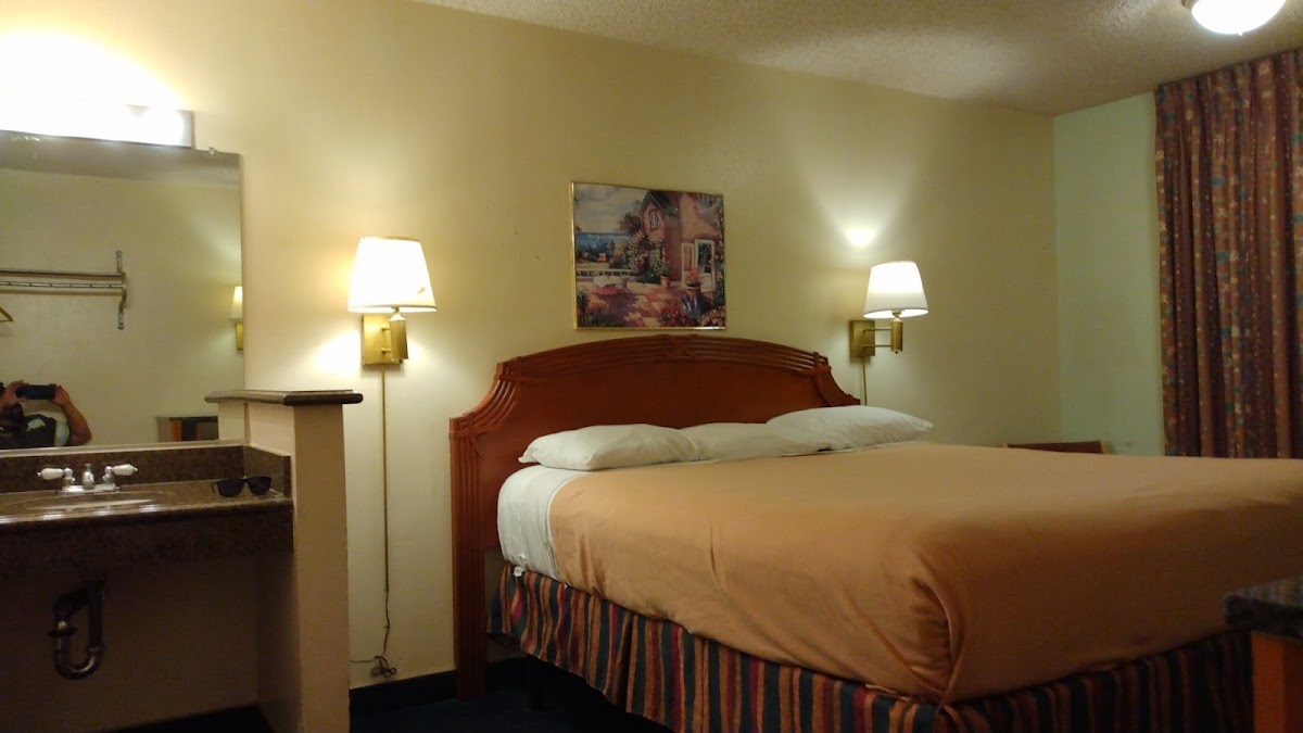 Fiesta Inn photo 2