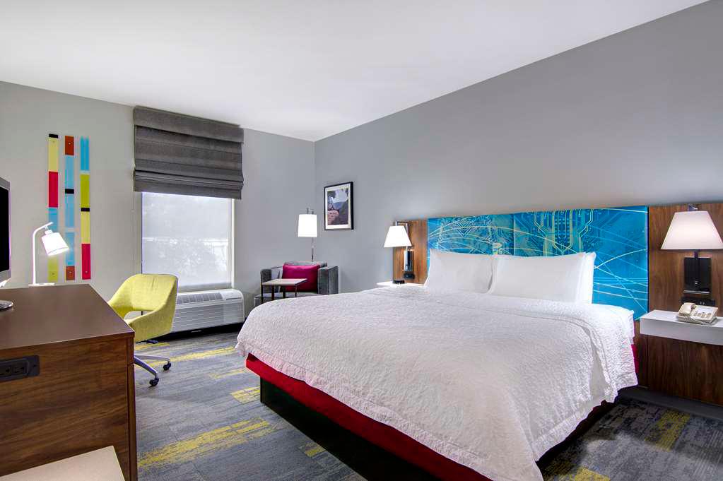 Hampton Inn Fayetteville photo 2