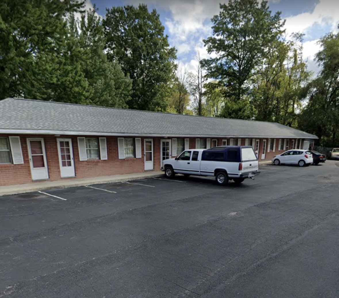 Colonial Motel