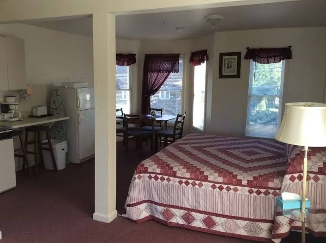 Lynwood Inn photo 2