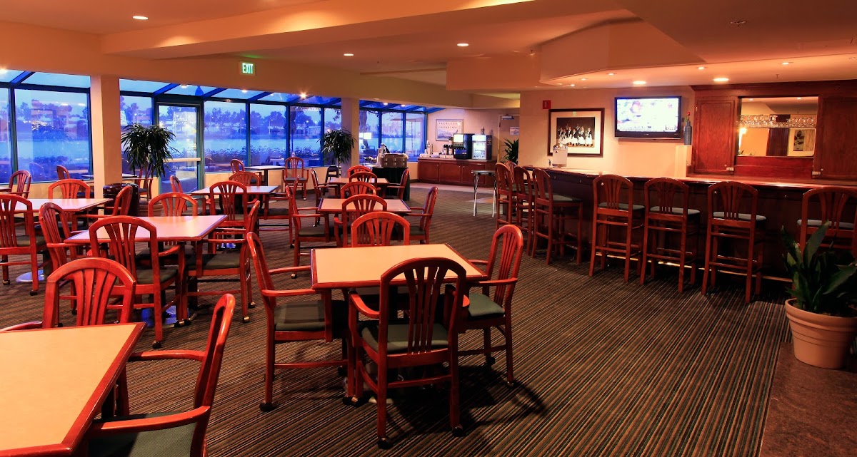 Executive Inn & Suites photo 3