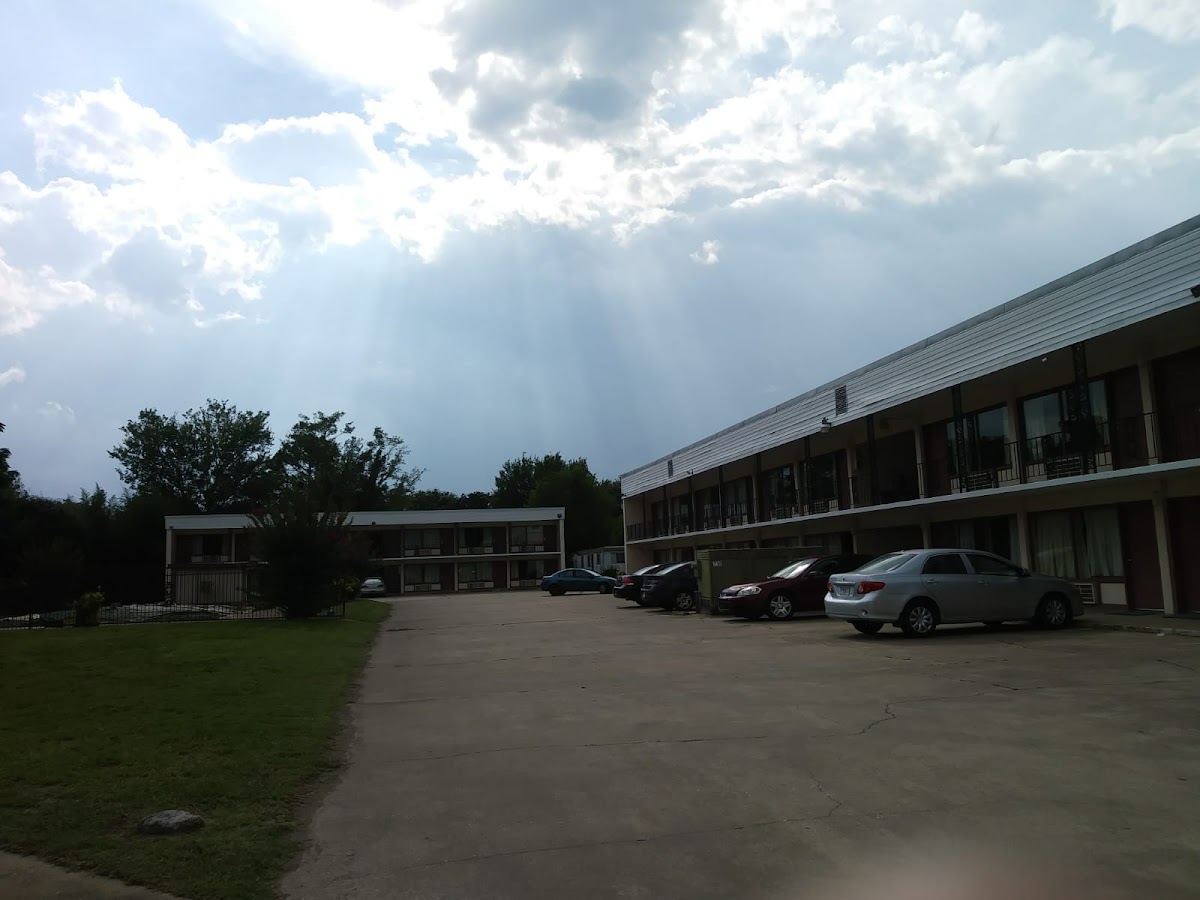 Economy Inn photo 2