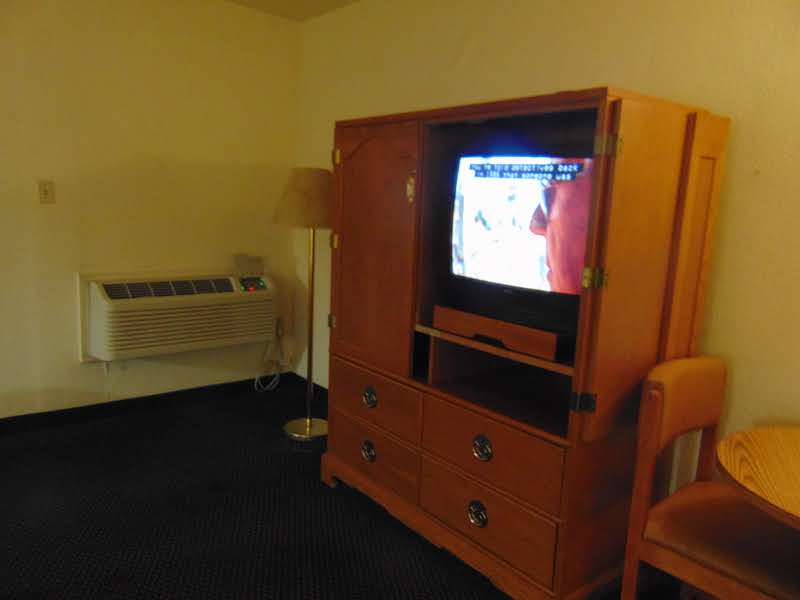 Budget Inn photo 3
