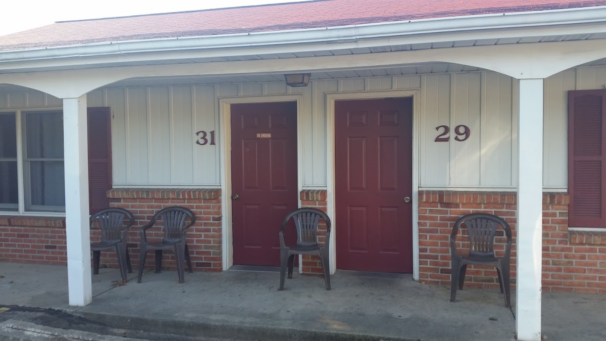 Colonial Motel