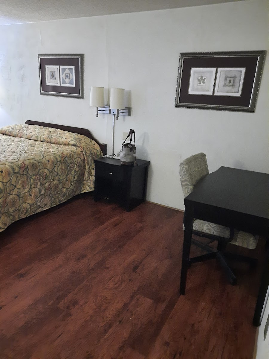 Hometown Inn photo 2