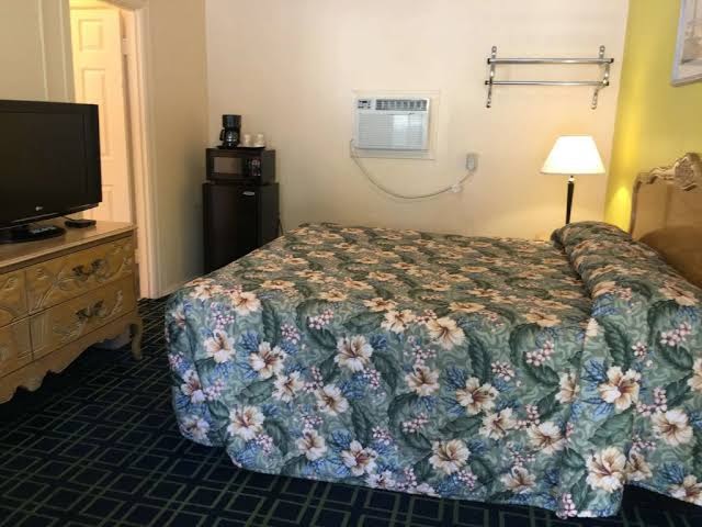 Lakeview Inn photo 2
