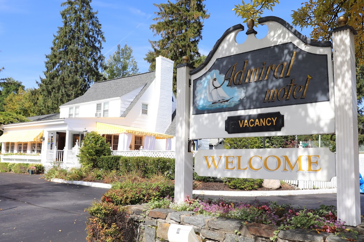 Admiral Motel