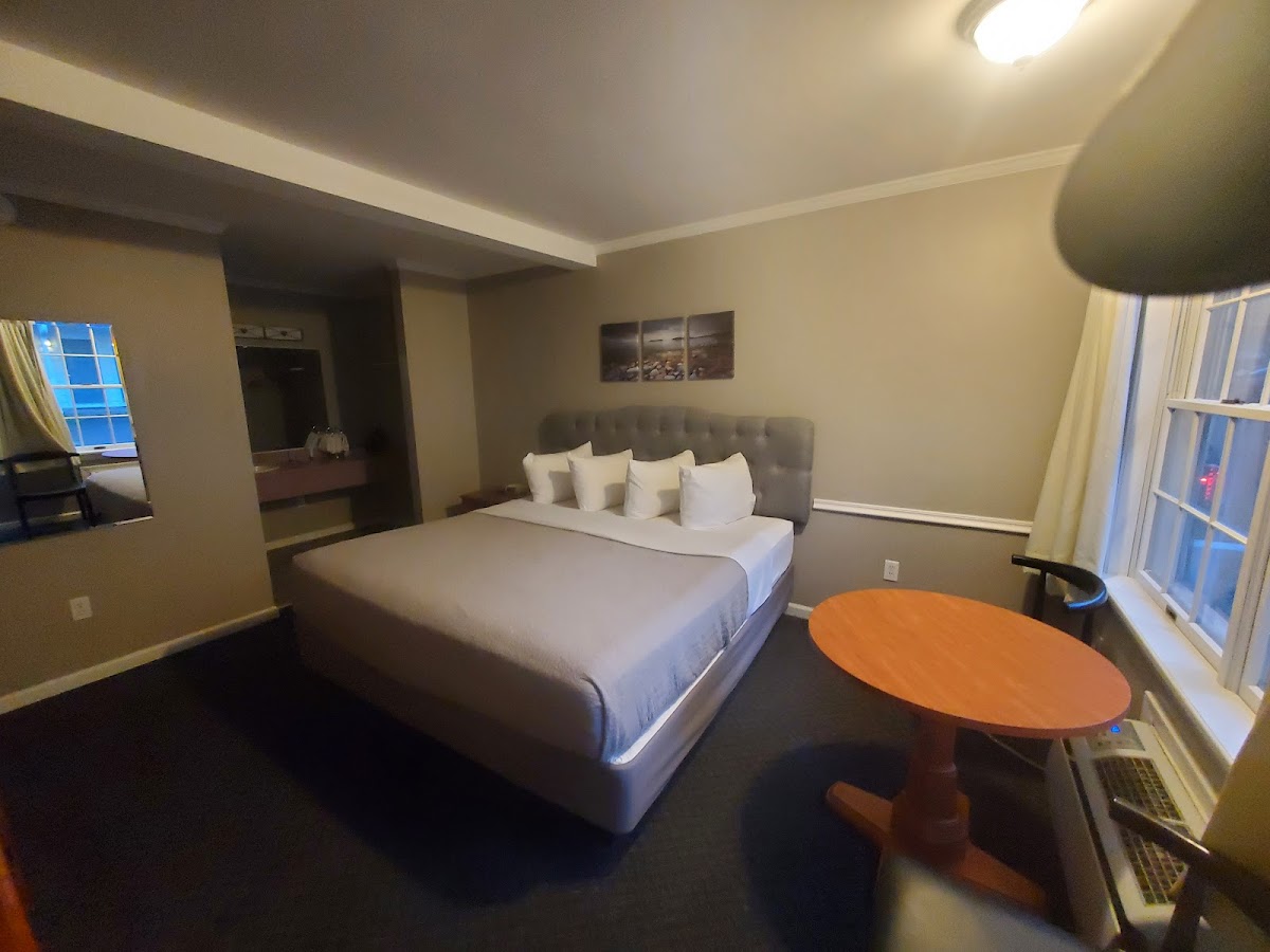 Admiral Motel photo 2