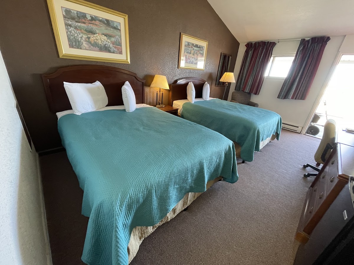 1st Interstate Inn photo 2