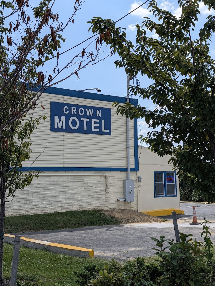 Crown Motel photo 3