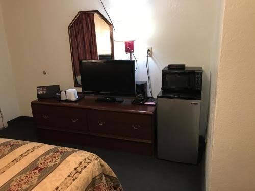 Budget Inn photo 3