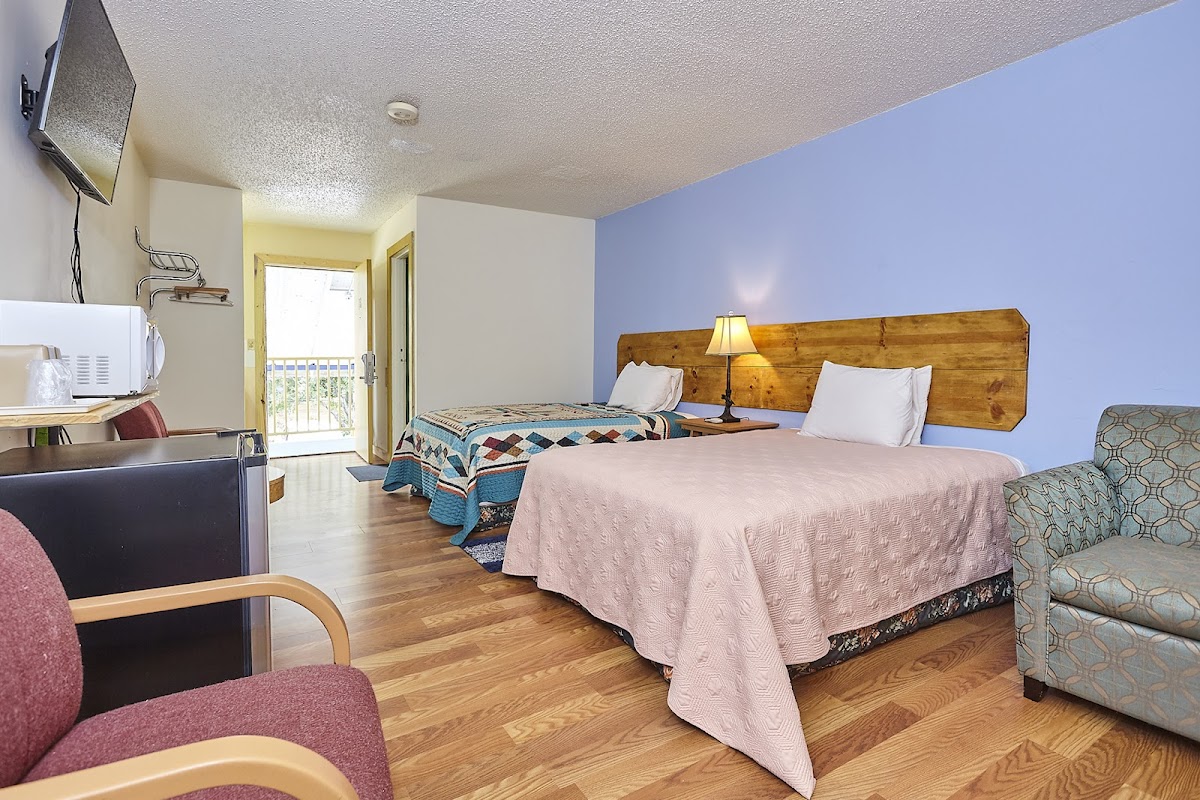 Lake Country Inn photo 2