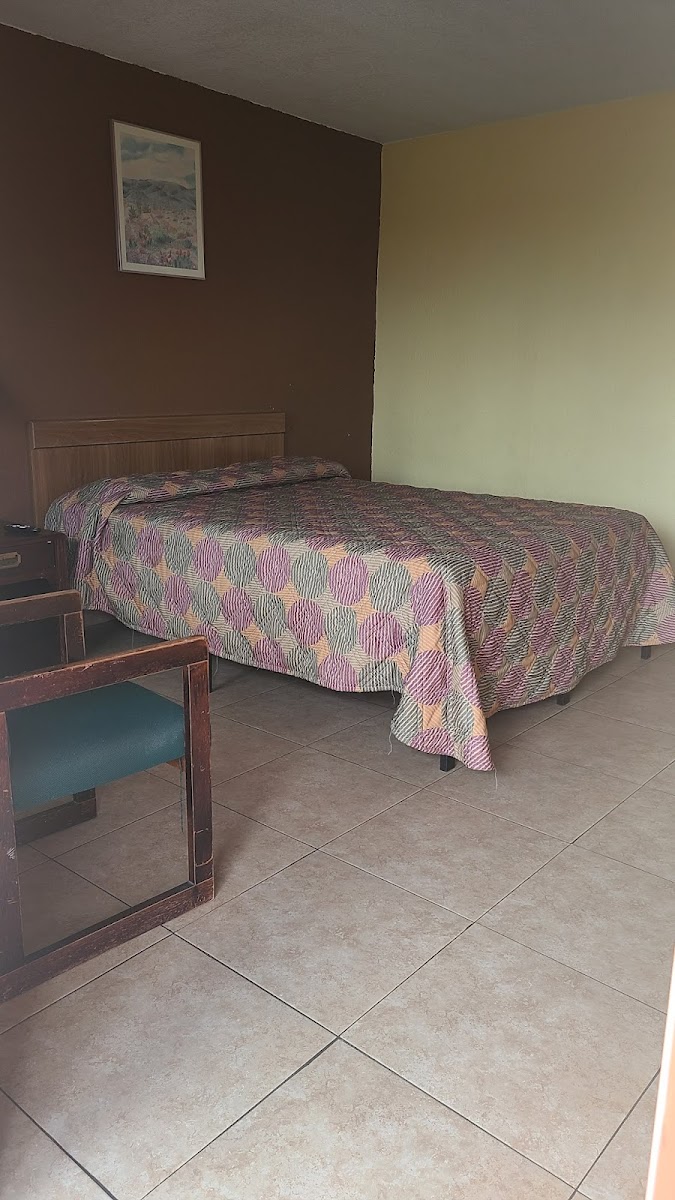 Holiday Motel photo 2
