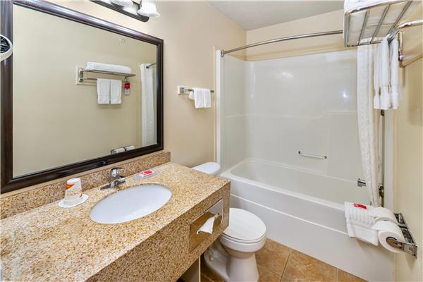 Econo Lodge Inn & Suites photo 3