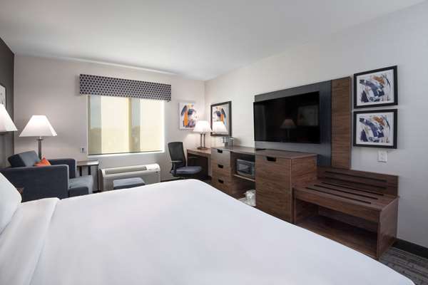 Comfort Inn & Suites photo 2