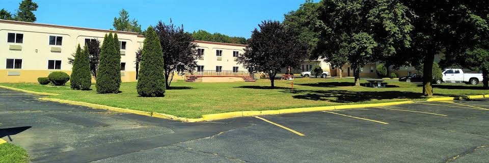 Executive Inn and Suites photo 2