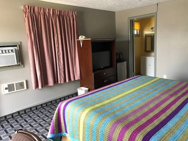 Royal Motel photo 2
