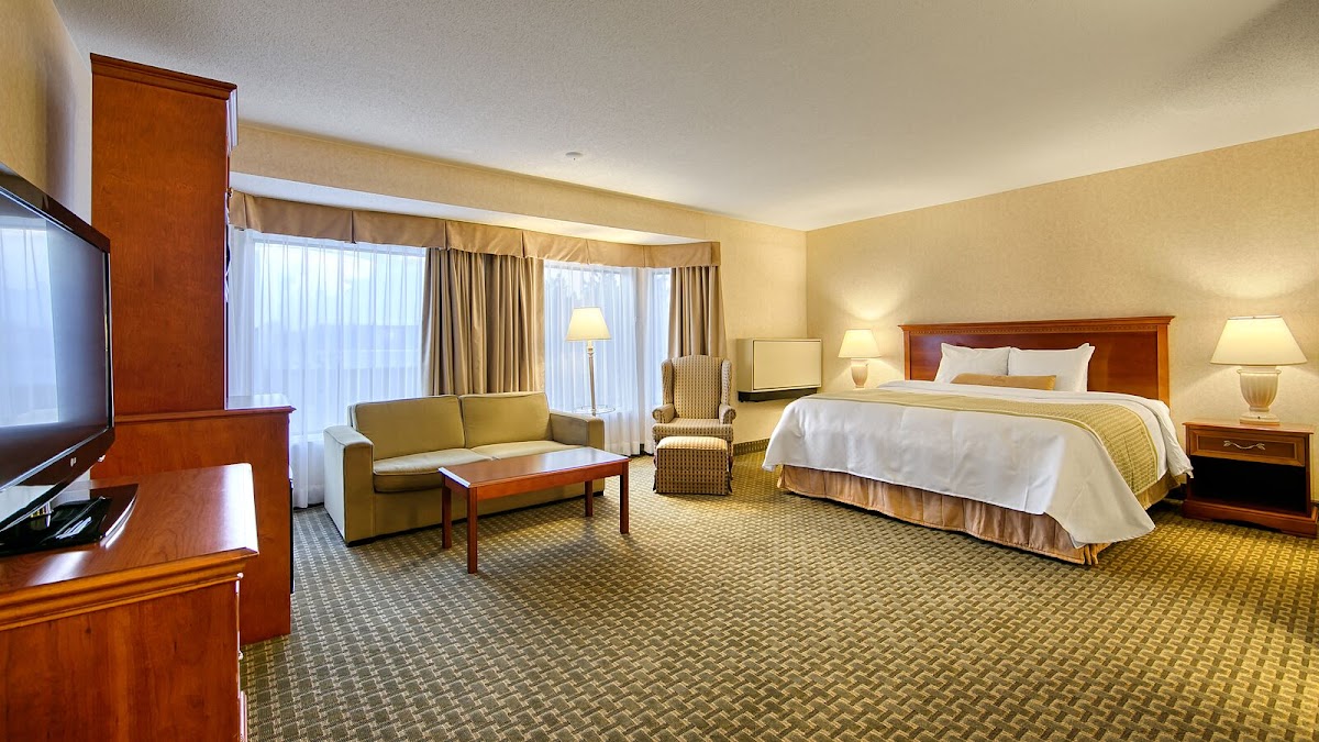 Quality Inn & Suites photo 2