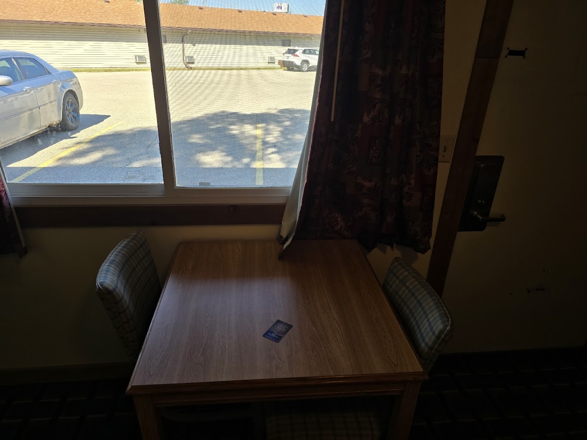 Budget Inn photo 3