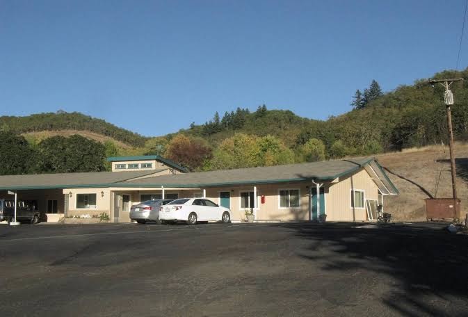 Shady Oaks Motel