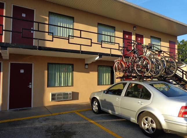 Economy Inn & Suites