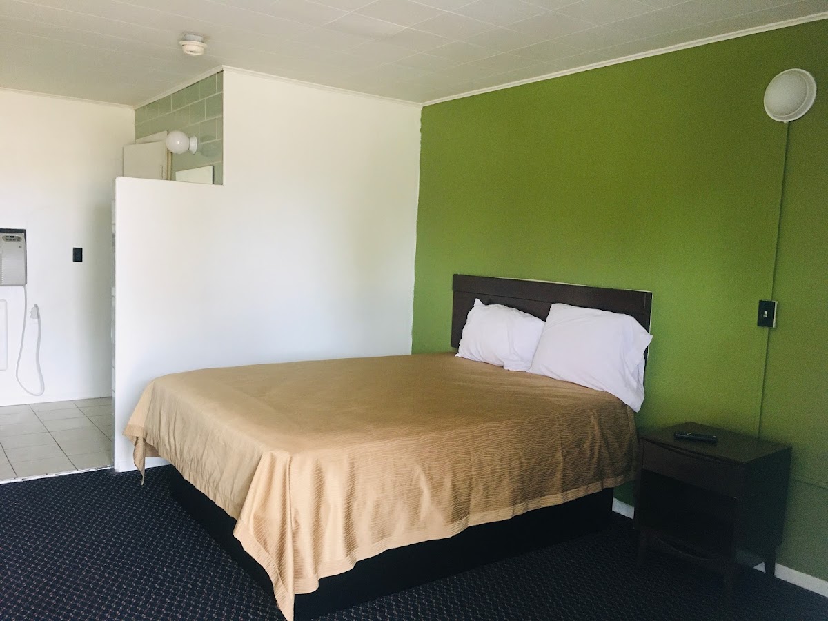 Budget Inn photo 3