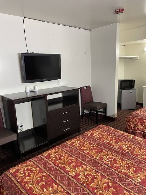 Budget Inn photo 2