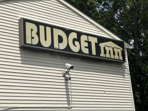 Budget Inn photo 3