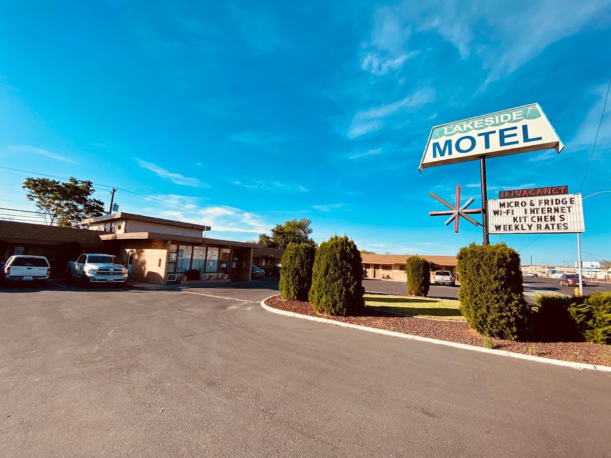 Lakeside Motel