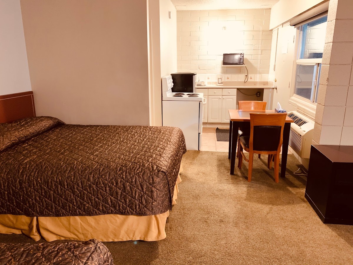 Red Carpet Inn & Suites photo 2