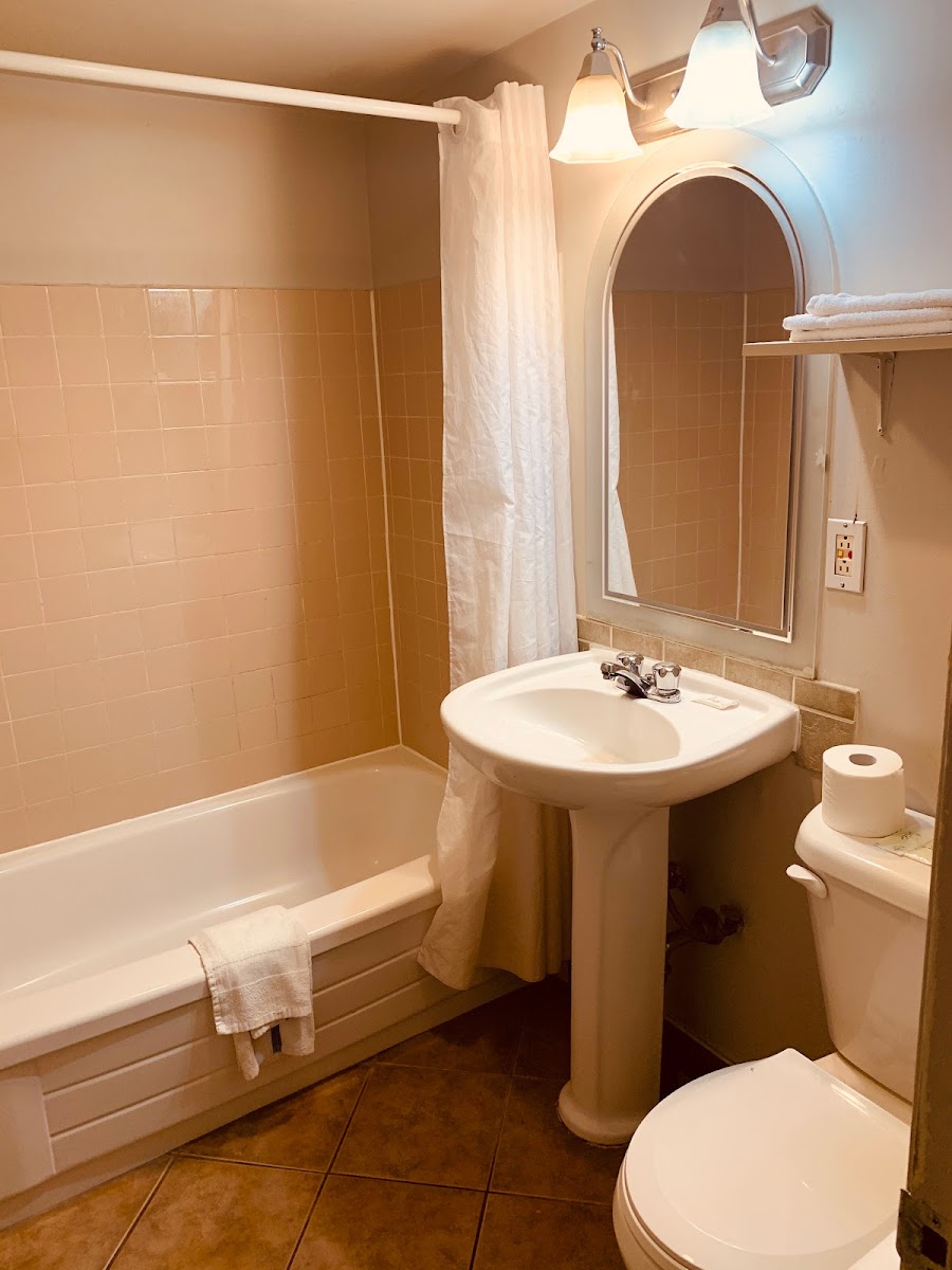 Red Carpet Inn & Suites photo 3