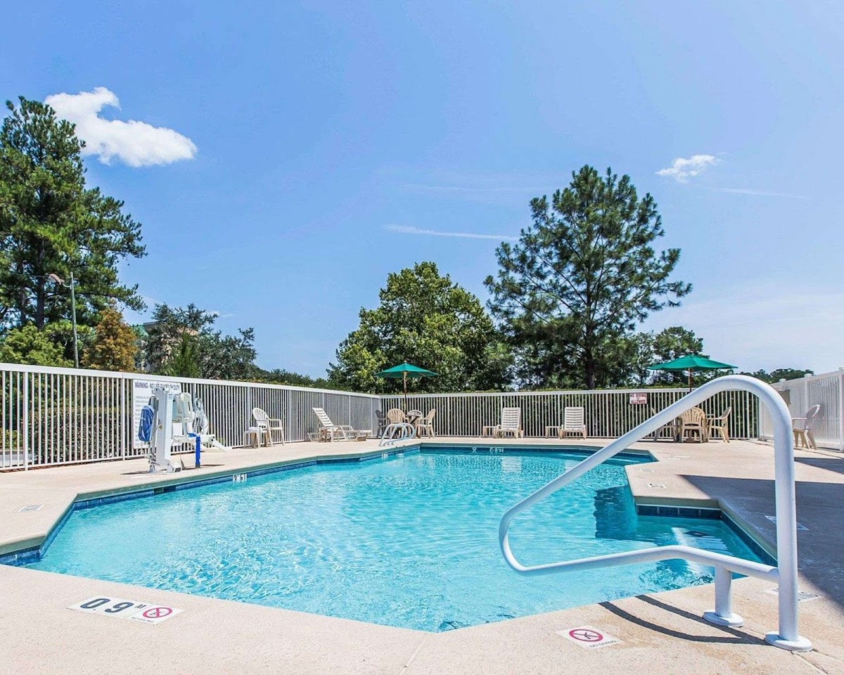 Comfort Suites photo 3