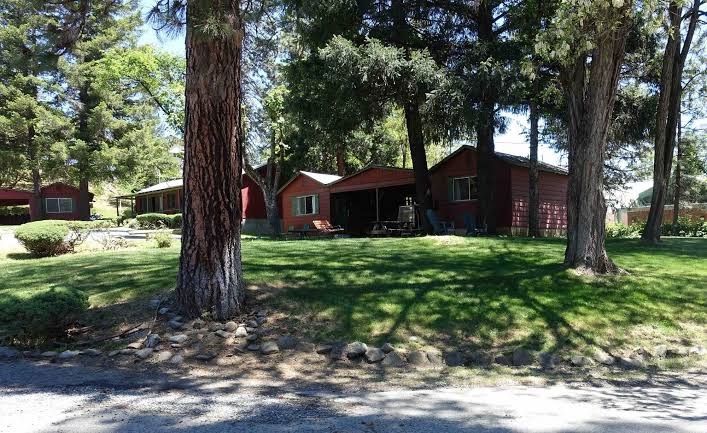 Red Hill Motel-Cabins