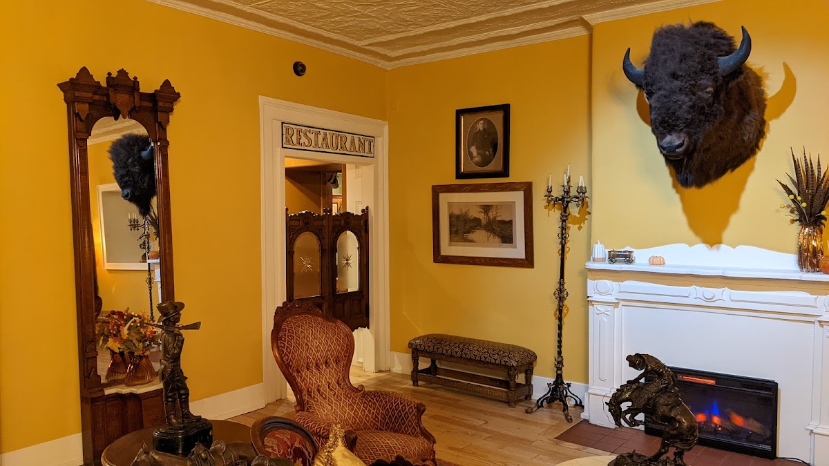 St. James Hotel photo 2