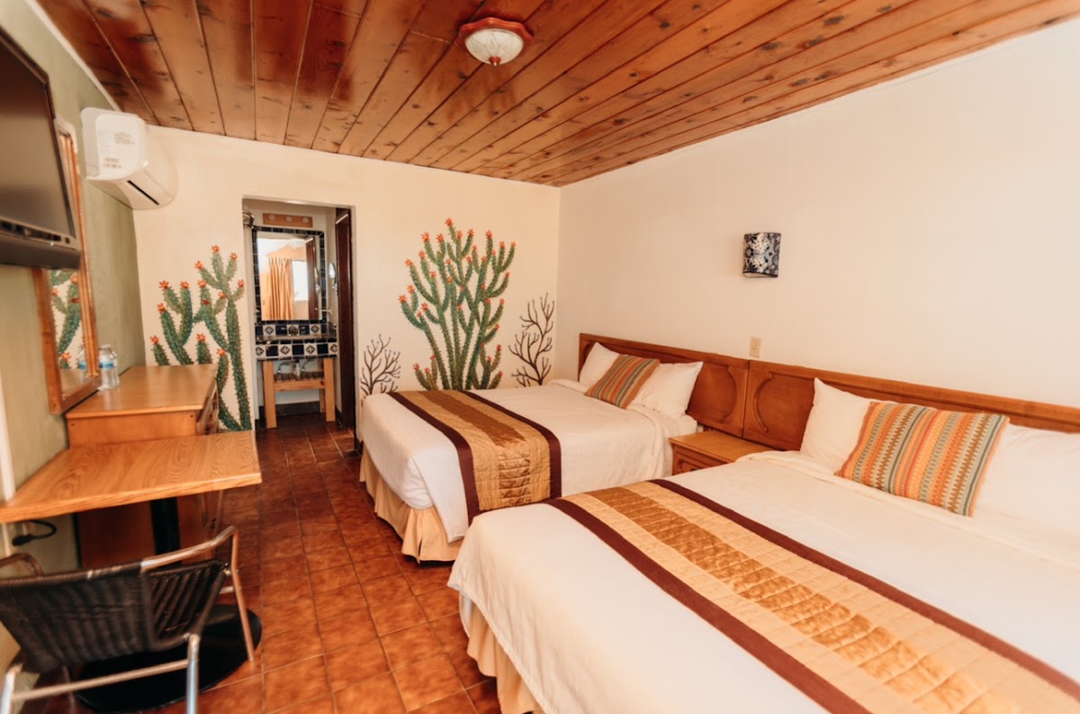 Las Palmas Hotel photo 2