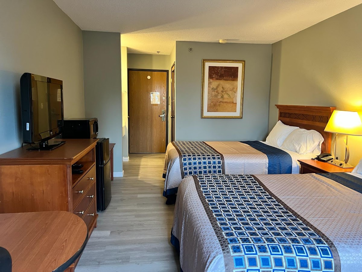 Royal Inn Suites photo 2