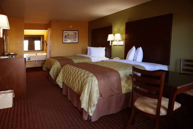 Executive Inn photo 2
