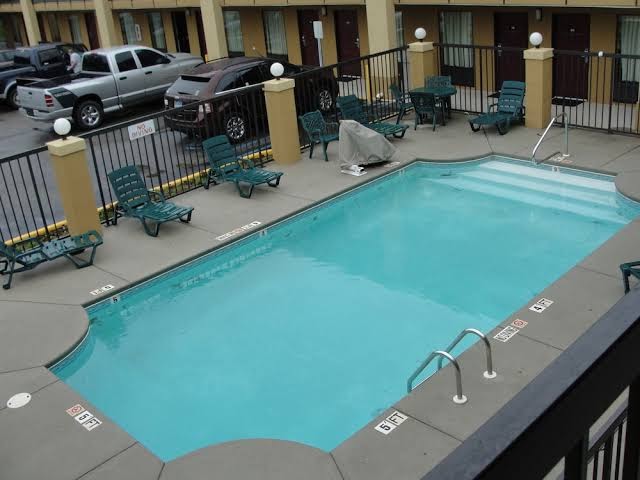 Executive Inn photo 3