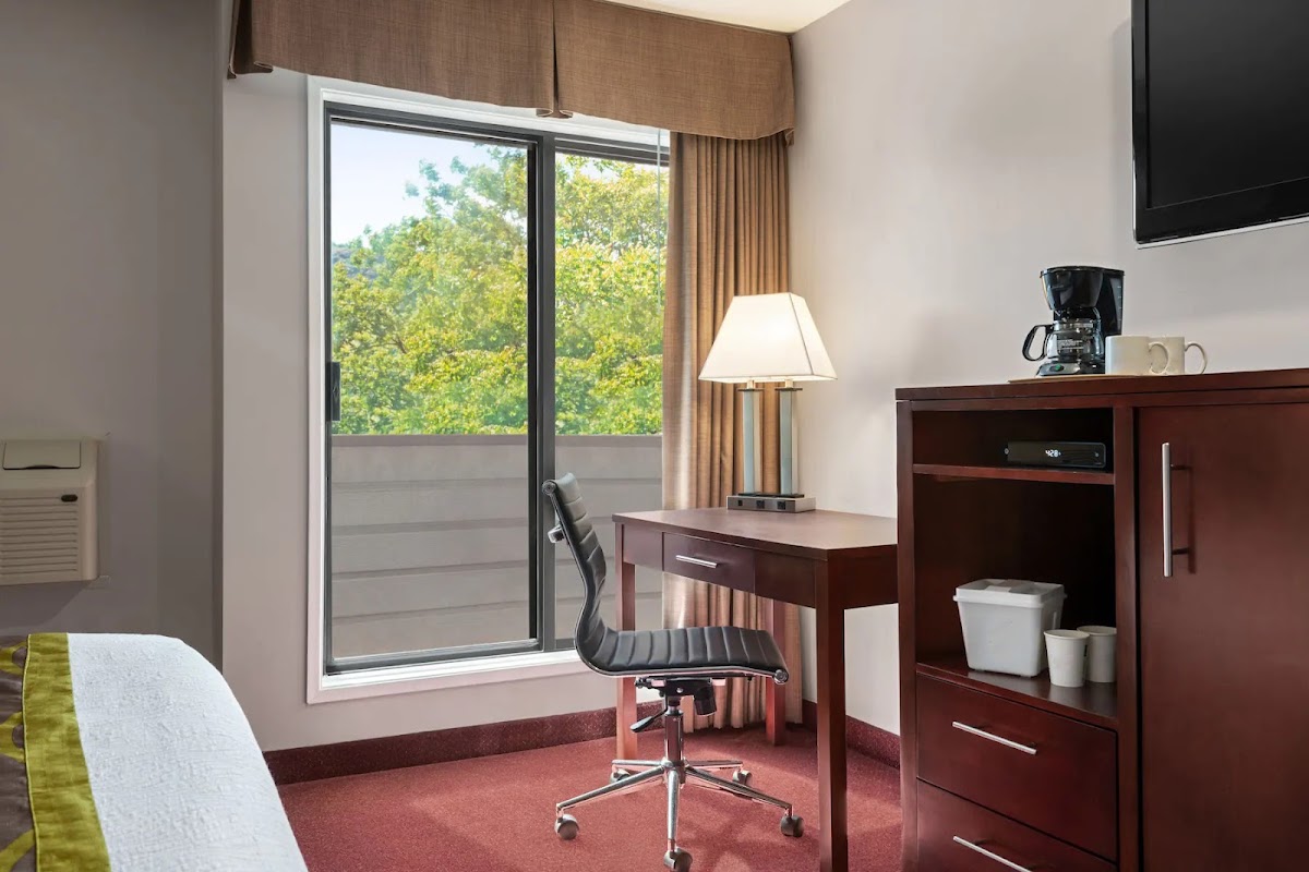 Quality Inn & Suites photo 2
