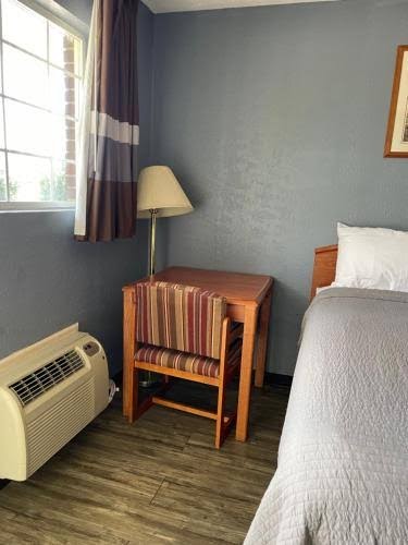 Deerfield Inn photo 3
