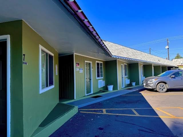 Chalet Motel