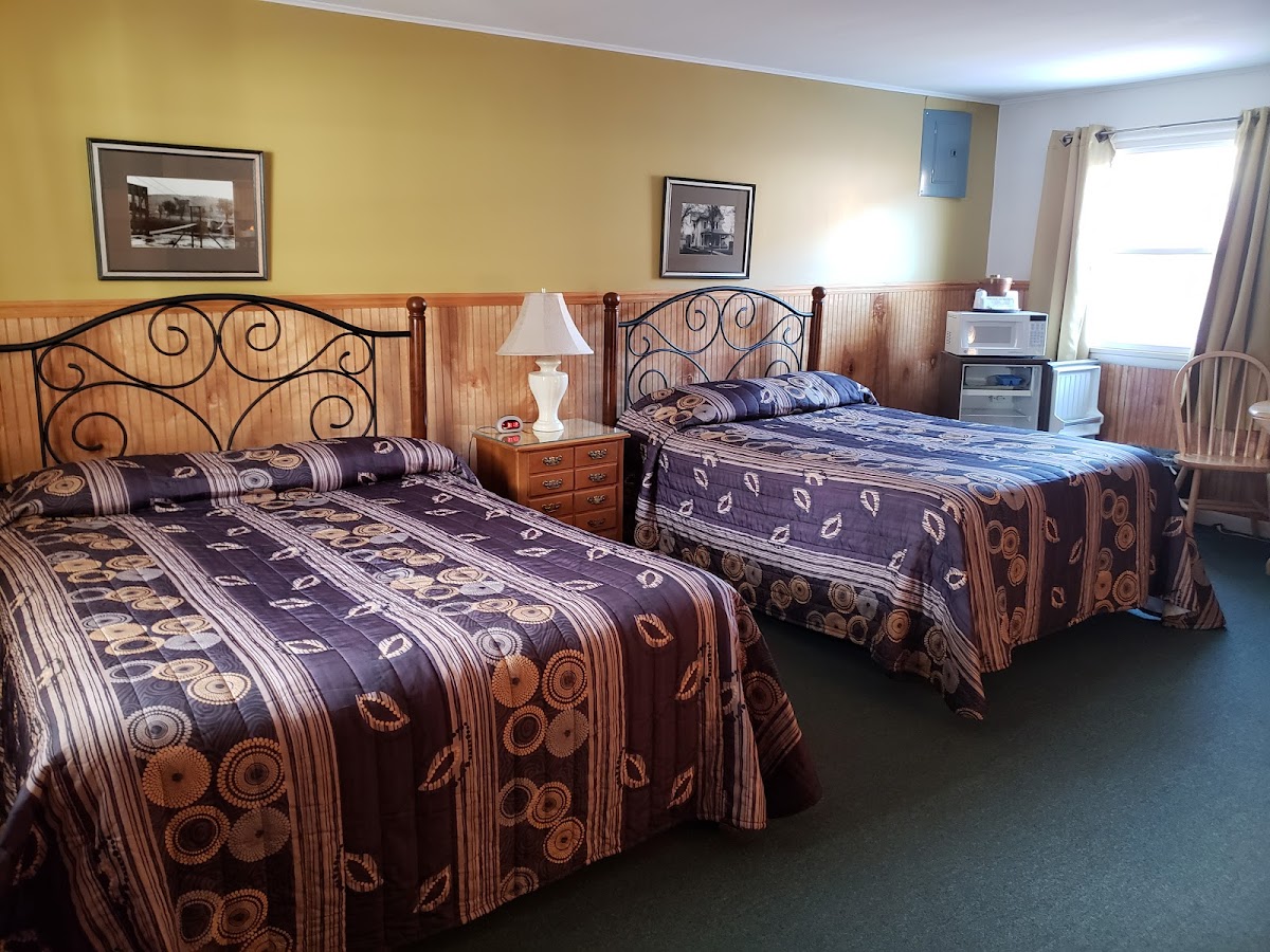 Colonial Motel photo 2