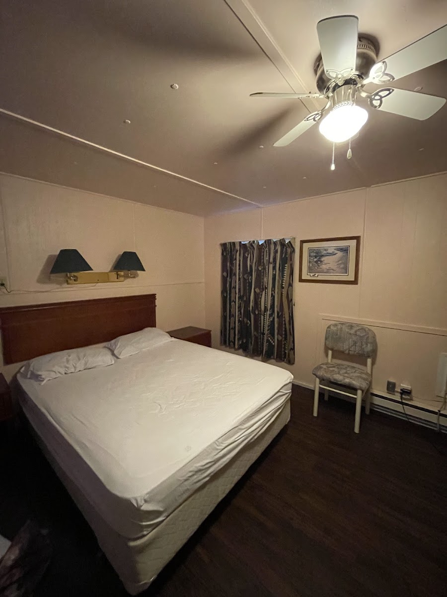 Frontier Motel photo 2