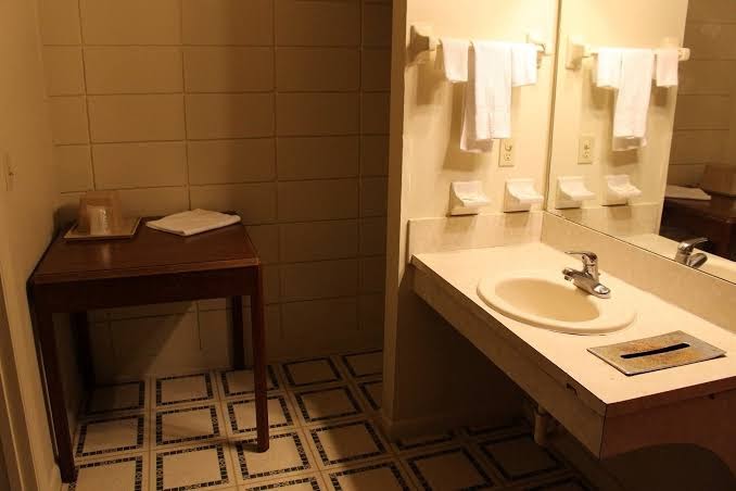 Airport Motor Inn photo 2
